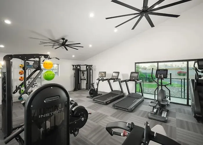 Near Papago Park With Pool Gym Balcony Wd Parking *
