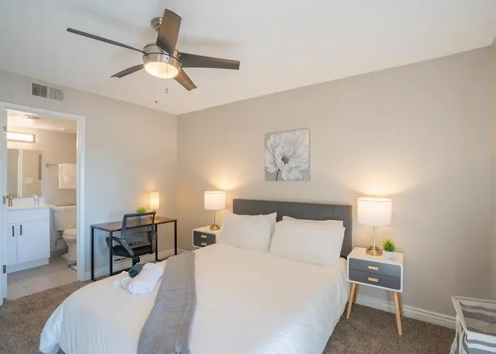 Apartment Near Papago Park With Pool Gym Balcony Wd Parking Scottsdale