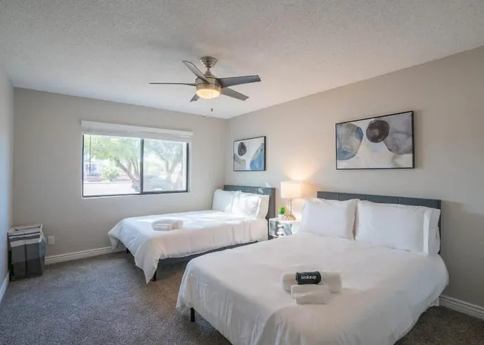 Near Papago Park With Pool Gym Balcony Wd Parking Scottsdale