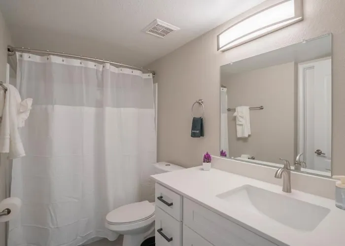 Apartment Near Papago Park With Pool Gym Balcony Wd Parking