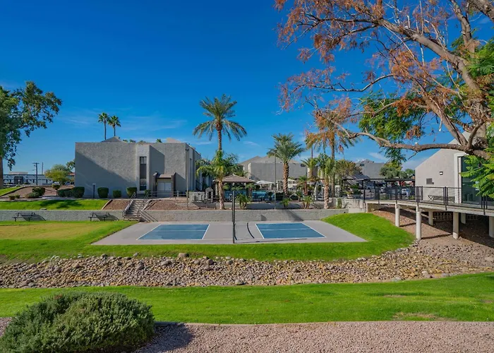 Near Papago Park With Pool Gym Balcony Wd Parking Scottsdale
